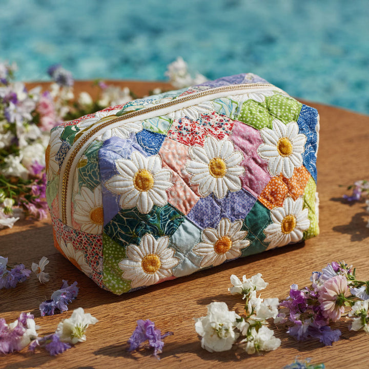 Trousse de Maquillage Matelassée Petal Path
